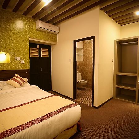 Hotel Heranya Kathmandu Buitenkant foto