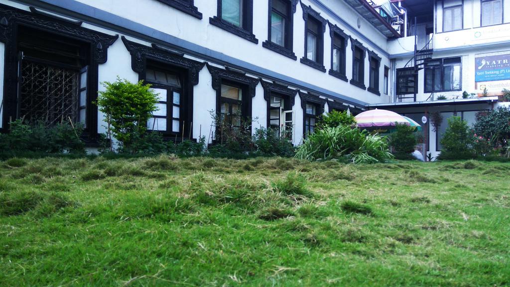Hotel Heranya Kathmandu Buitenkant foto