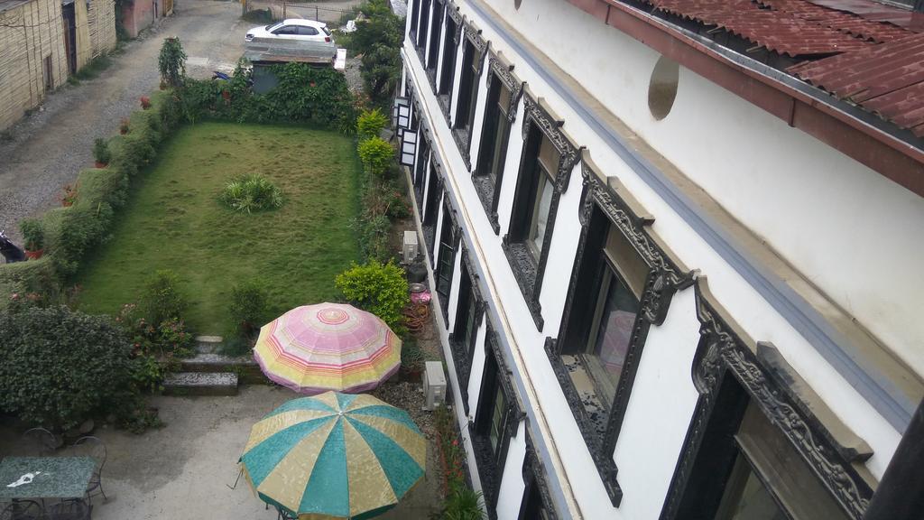 Hotel Heranya Kathmandu Buitenkant foto