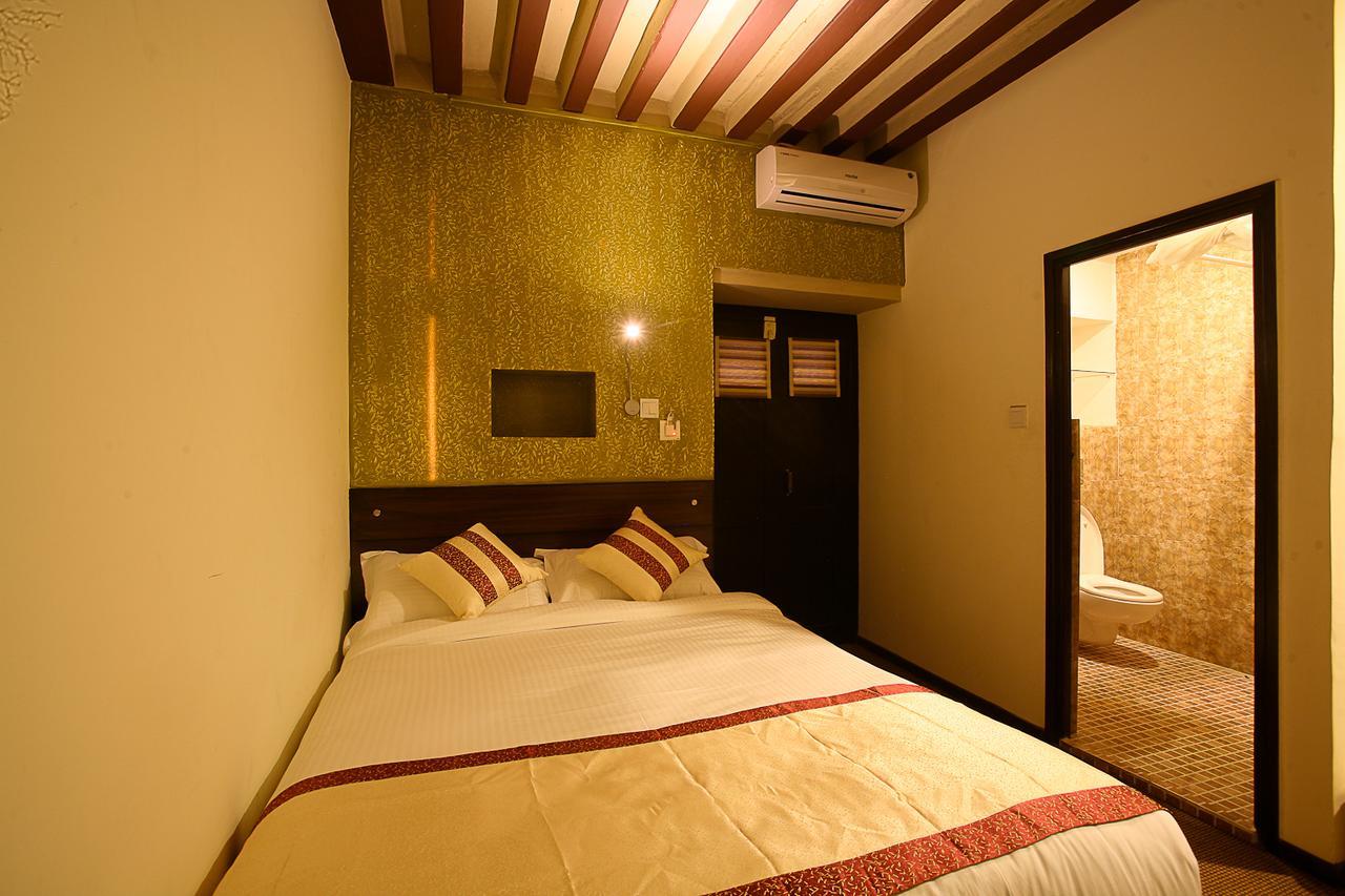 Hotel Heranya Kathmandu Buitenkant foto