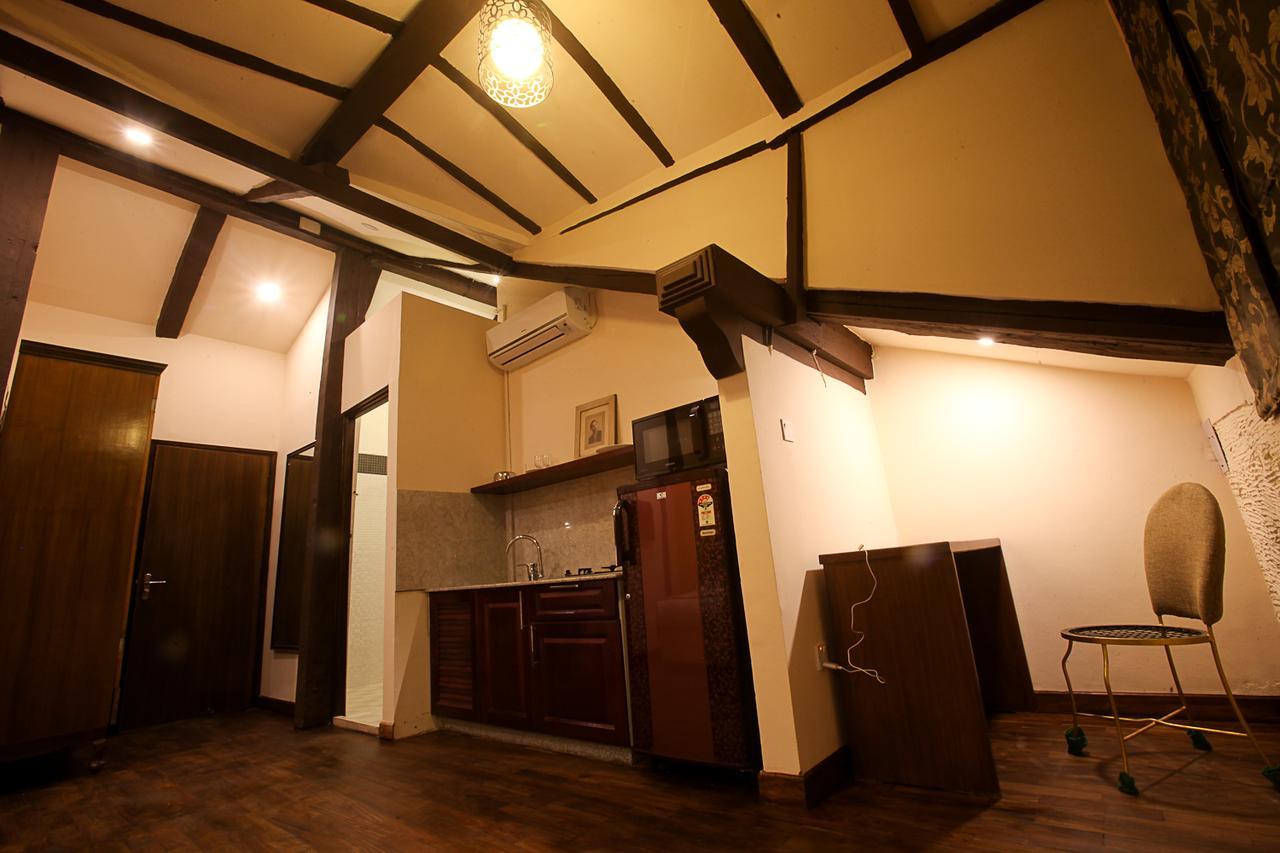 Hotel Heranya Kathmandu Buitenkant foto