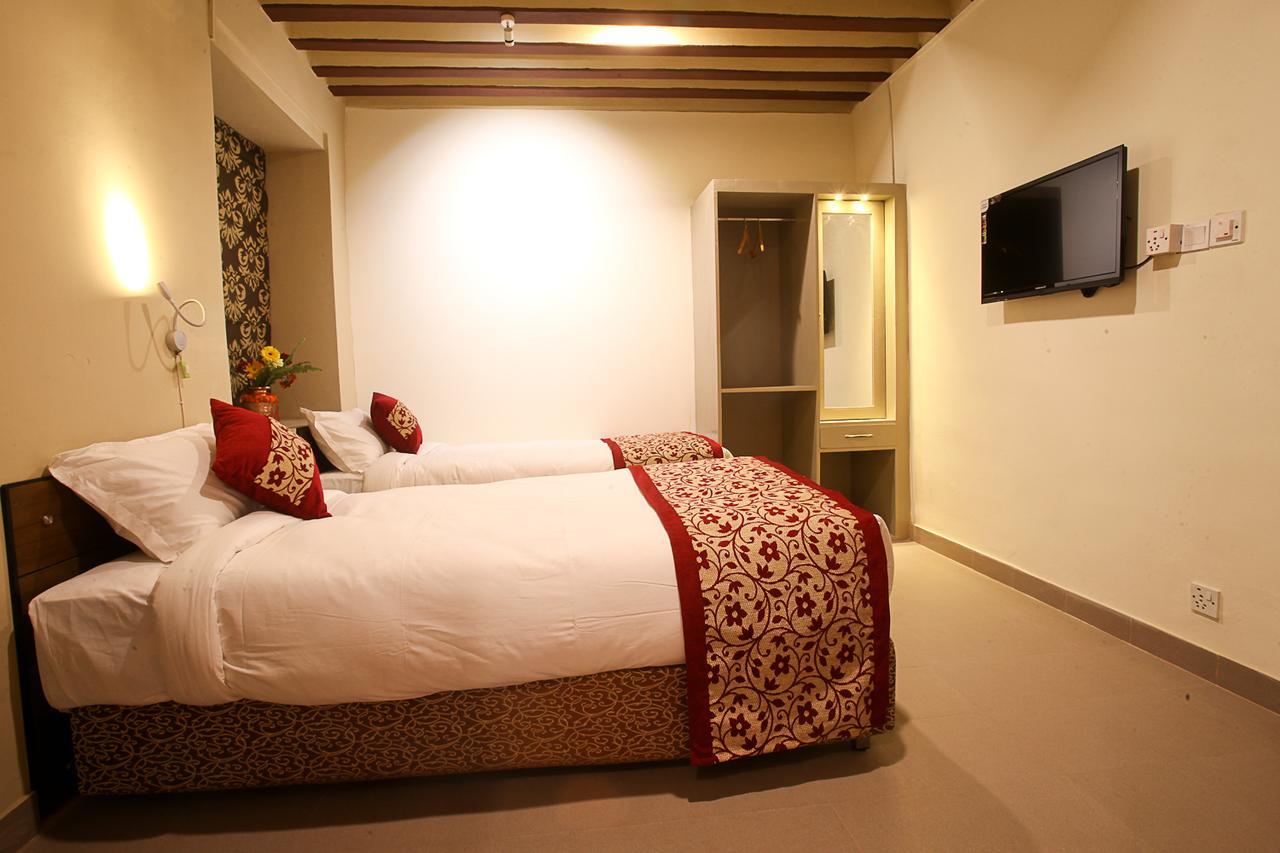 Hotel Heranya Kathmandu Buitenkant foto