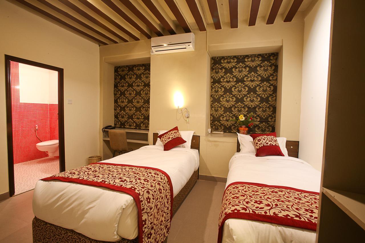 Hotel Heranya Kathmandu Buitenkant foto