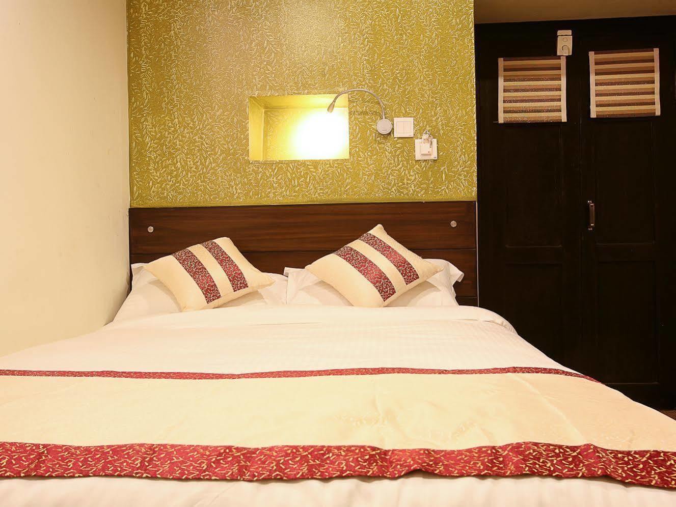 Hotel Heranya Kathmandu Buitenkant foto