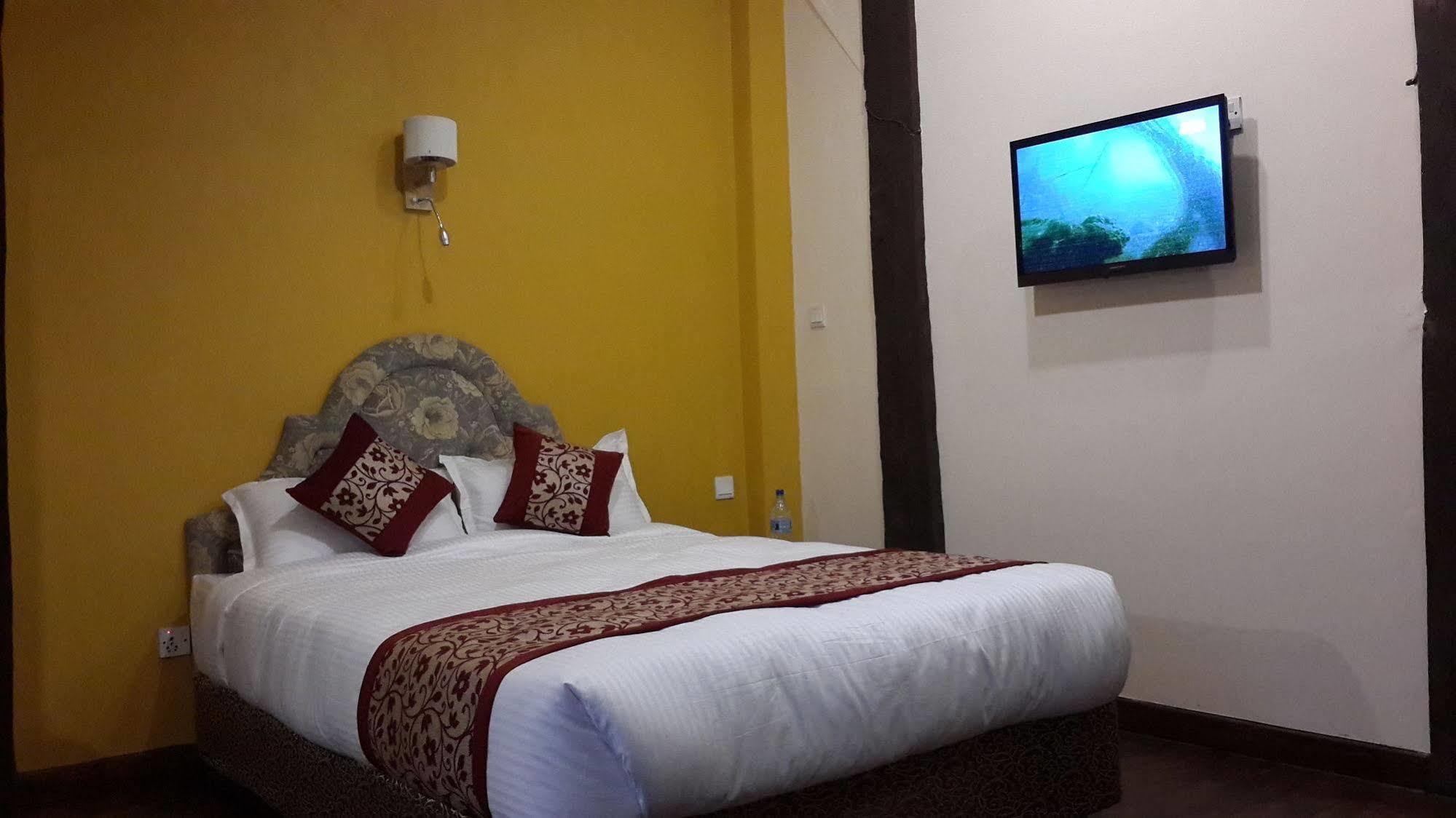 Hotel Heranya Kathmandu Buitenkant foto