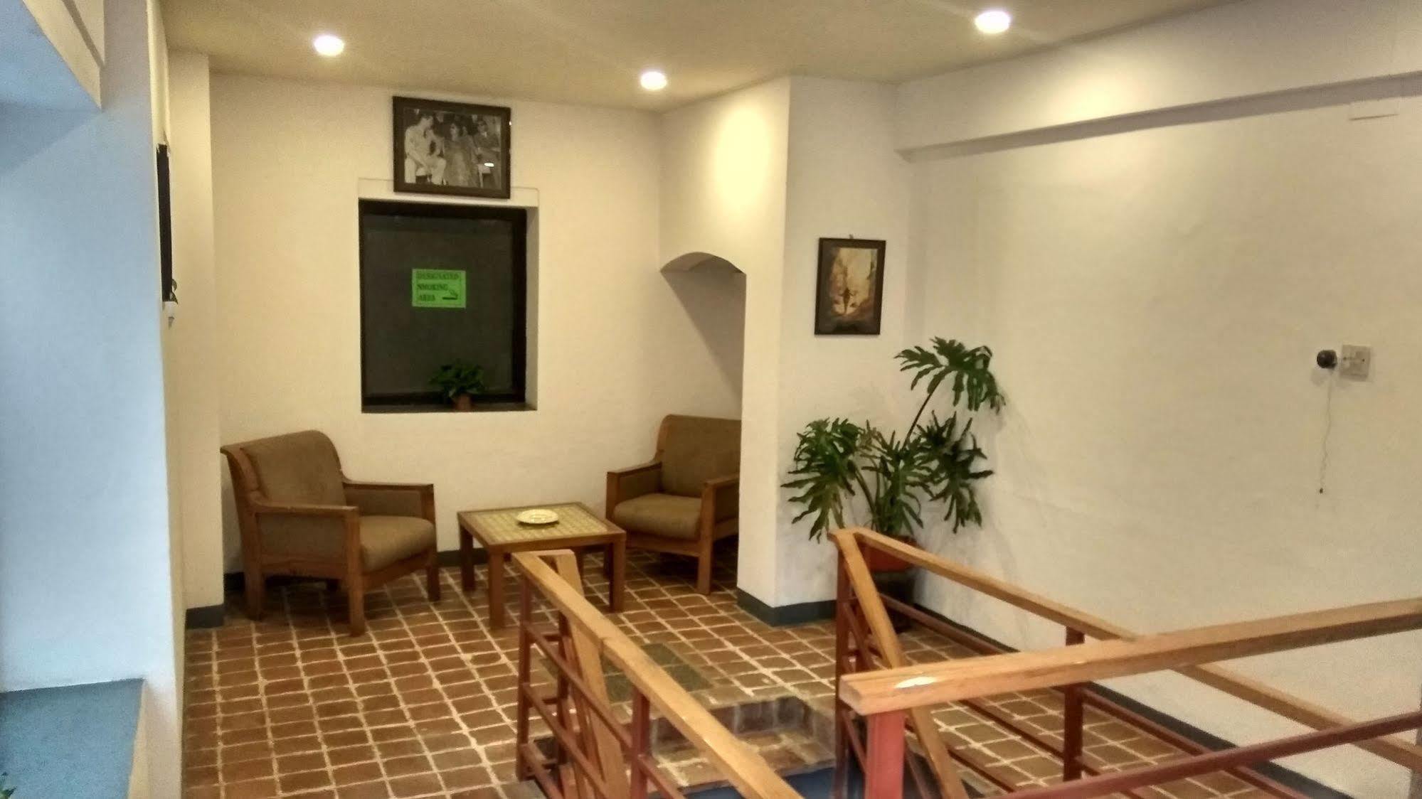 Hotel Heranya Kathmandu Buitenkant foto