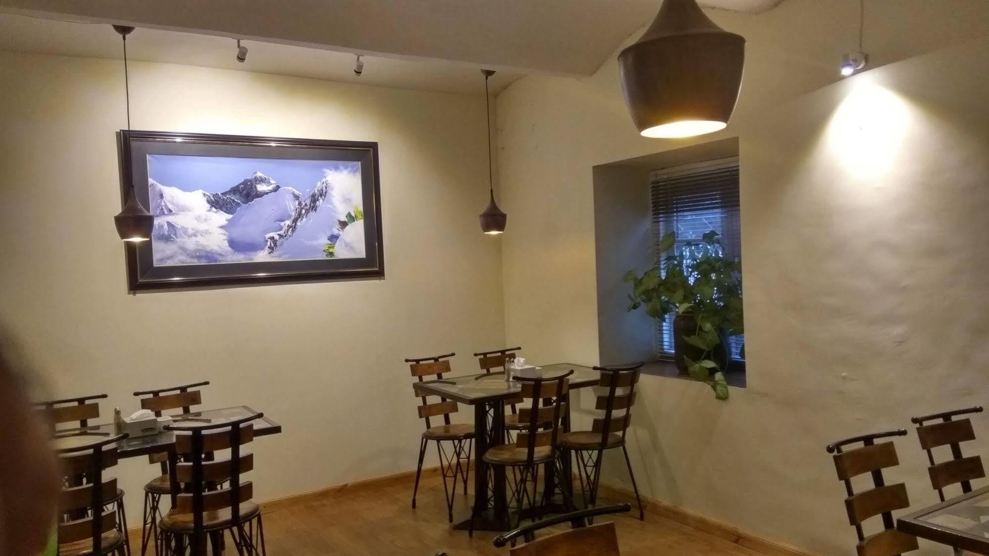 Hotel Heranya Kathmandu Buitenkant foto