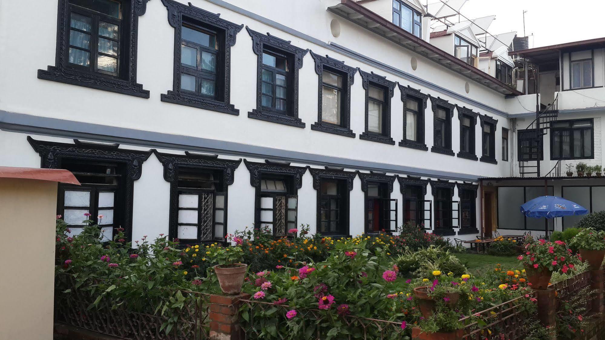 Hotel Heranya Kathmandu Buitenkant foto